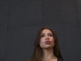 Freechat gina_mence on Flirt4Free