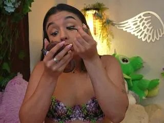 Freechat isa_nixon on Flirt4Free