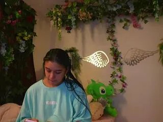 Freechat isa_nixon on Flirt4Free