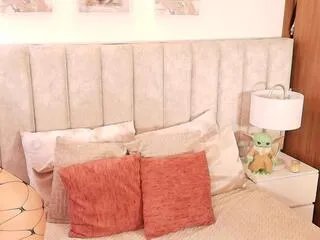 Freechat mia_donatti on Flirt4Free