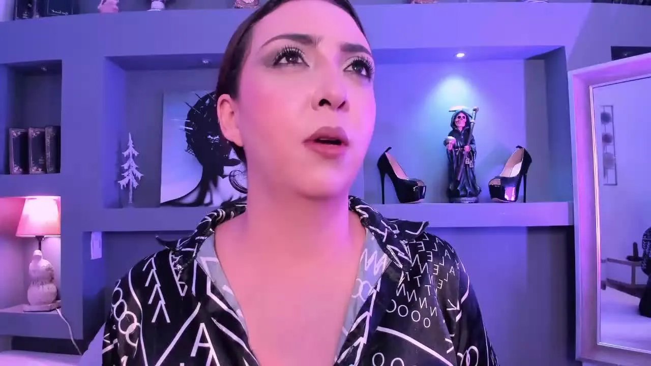 Offline Charrlottee on Streamray