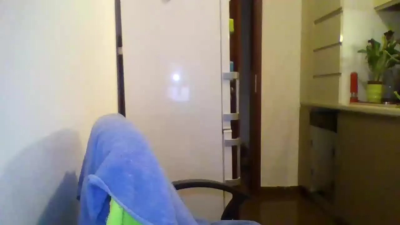 Offline VelvetPurple on Streamray