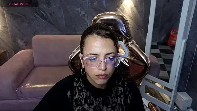 Freechat _Evoni_b on StripChat