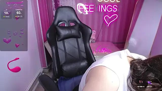 Freechat _Evoni_b on StripChat