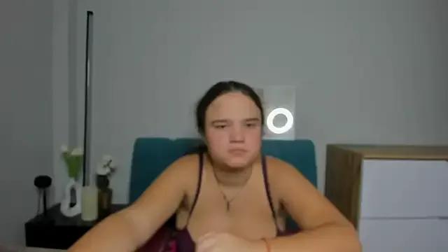 Freechat AdeleCruz on StripChat