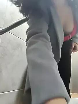 Freechat AlanaDesire on StripChat