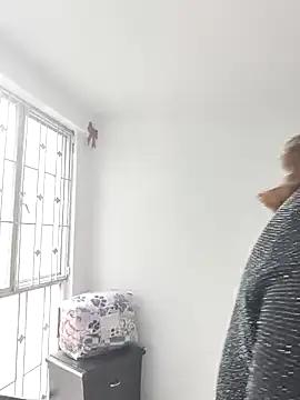 Freechat AlanaDesire on StripChat