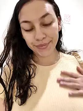 Freechat AlanaDesire on StripChat