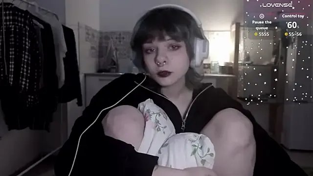 Alice_Zev on StripChat