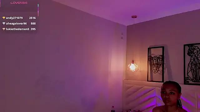 amy_miller1 — Sensual striptis + show oil 