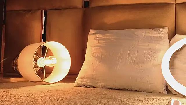 Freechat angelinepossy on StripChat