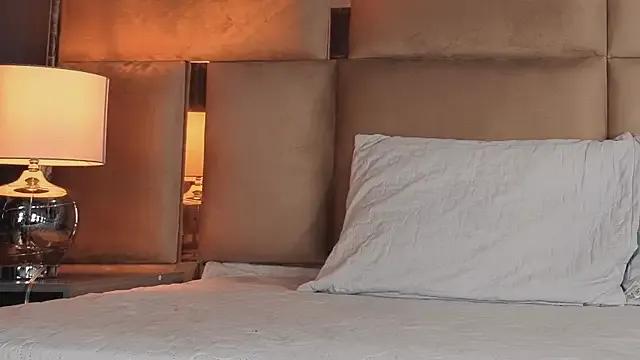 Freechat angelinepossy on StripChat