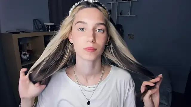 Freechat AntonettaTarring on StripChat