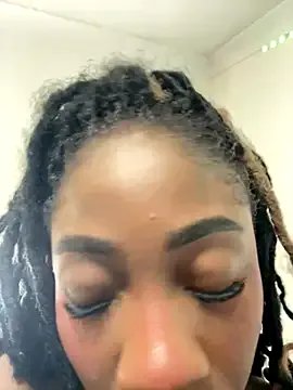 Astergray21 on StripChat