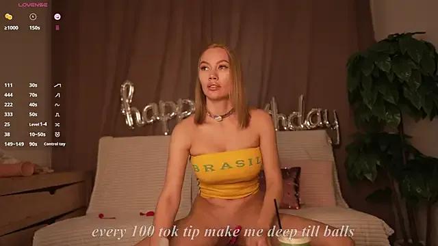 Freechat Bestie_Online on StripChat