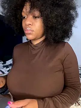 Boneca25 on StripChat