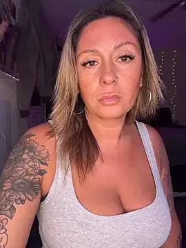 StripChat bossyroxy84 is Private bossyroxy84 — Striptease half song with blowjob tease