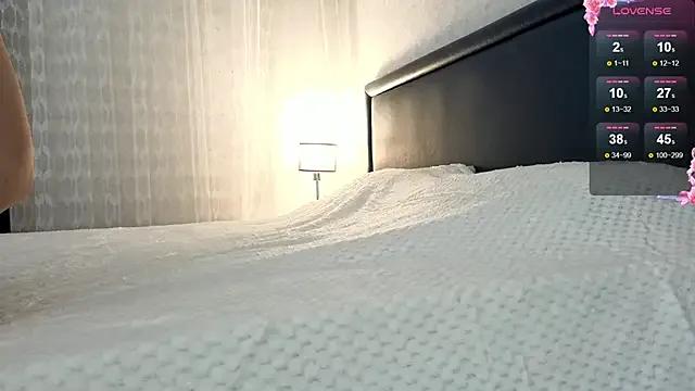 Freechat Brilliant-Kiss on StripChat