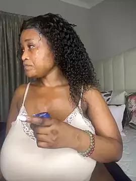 Freechat Bustygoddess32 on StripChat