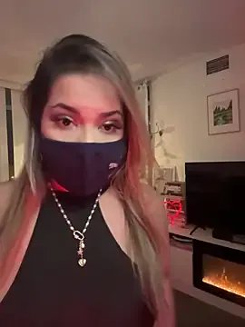 cam_divaa on StripChat