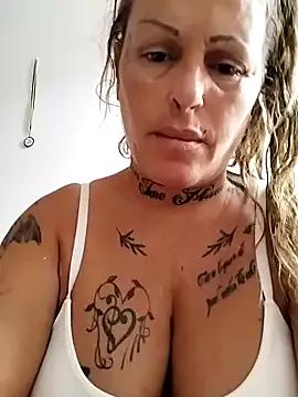 Freechat canariamorbosa on StripChat