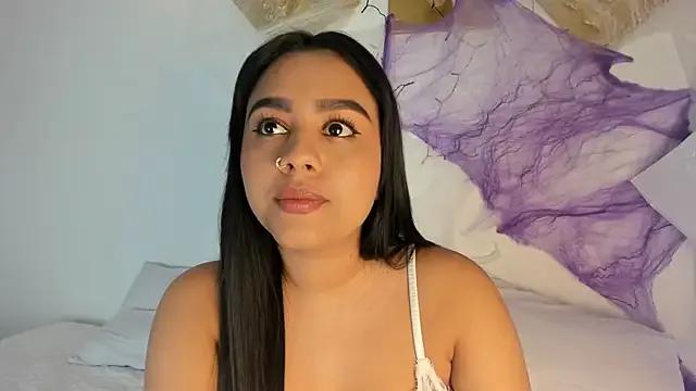 Freechat CharlottePetitte on StripChat