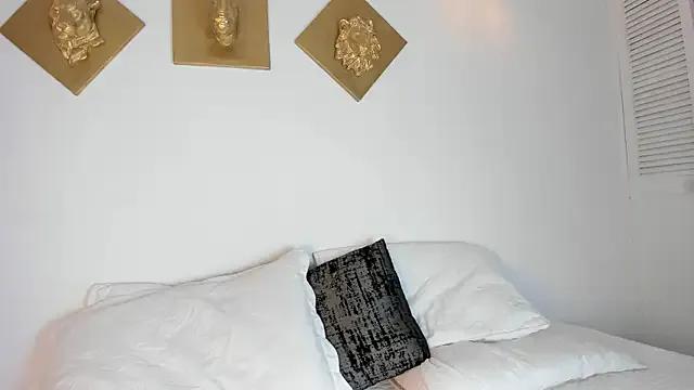 Freechat CharlottePetitte on StripChat