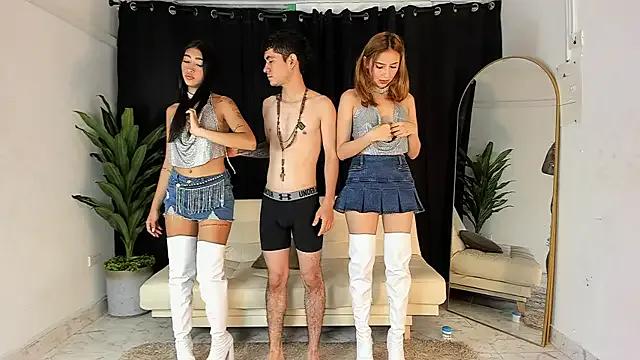 Group charminglovers__ on StripChat