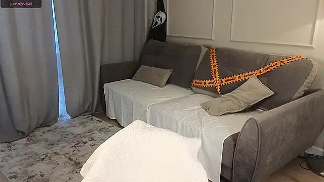 Freechat cutienaughtygirl on StripChat