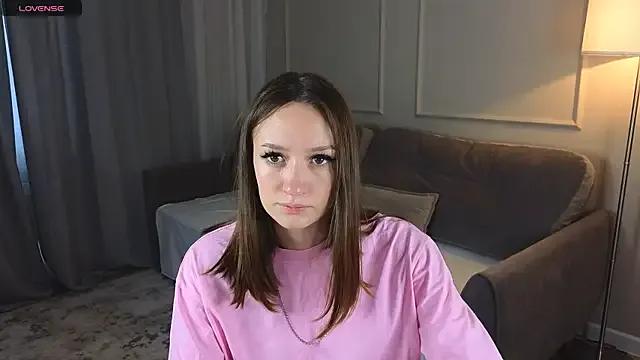 Freechat cutienaughtygirl on StripChat