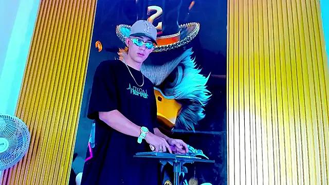 Freechat Dante_Brown1_ on StripChat