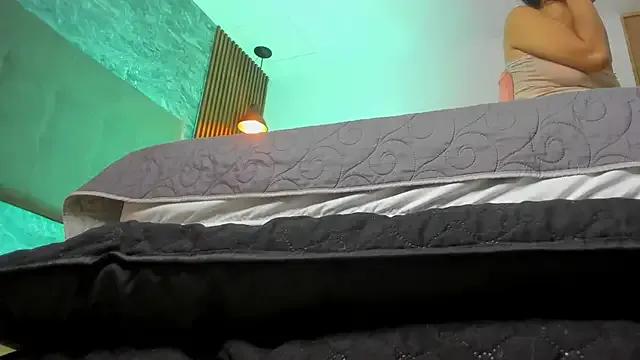 Freechat delaylacruz on StripChat