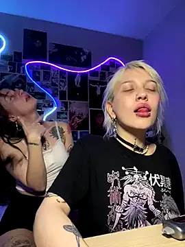 Dooubletroublee on StripChat