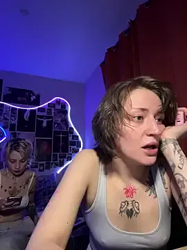 Dooubletroublee on StripChat