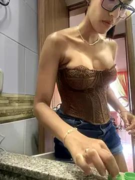 Freechat DulceLenns on StripChat