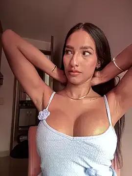 Freechat DulceLenns on StripChat