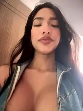 Freechat DulceLenns on StripChat