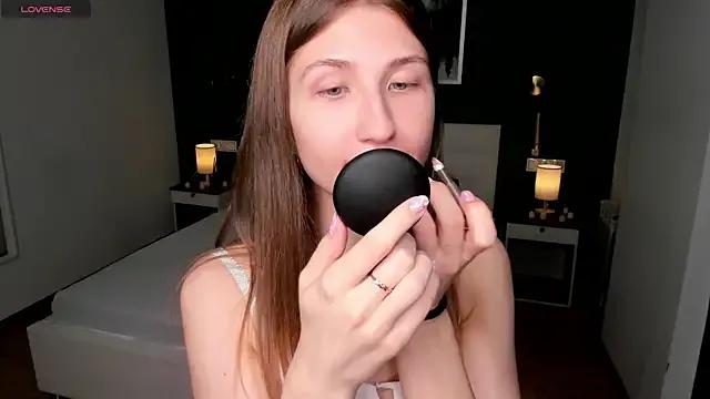 EditaBand — squeeze my breasts