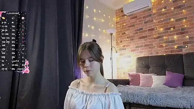 Freechat EmiliDen on StripChat