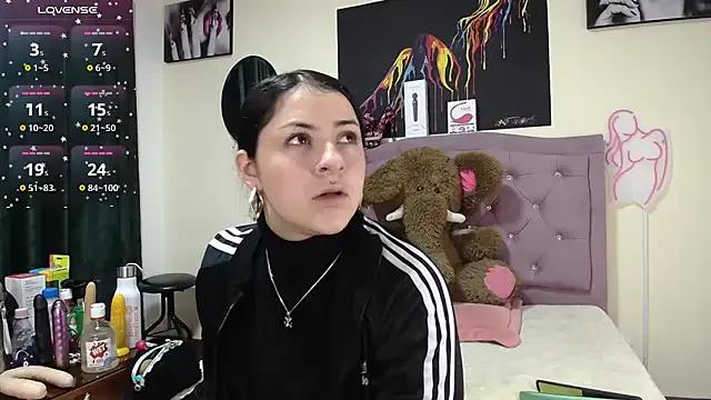 Emmie_Hot on StripChat 