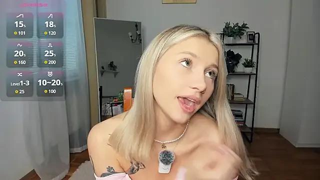 Freechat FaaBinaa on StripChat