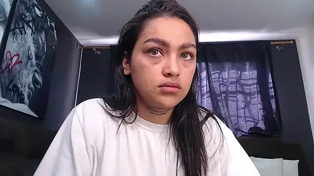 Freechat fairylatin222 on StripChat