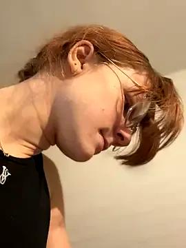 Freechat foxy_ana13 on StripChat