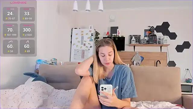 Freechat Girl_alone_home on StripChat