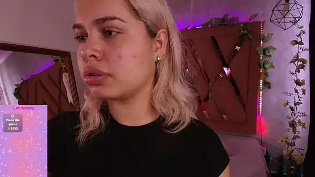 Freechat Haelycute on StripChat