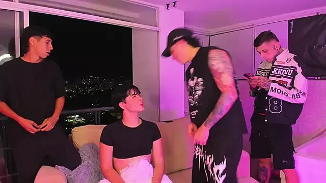 Freechat Handsomeboyss19 on StripChat