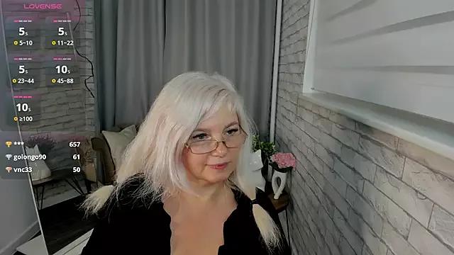 Hella_Fabel on StripChat 