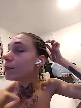 Freechat HoneySquirrel on StripChat