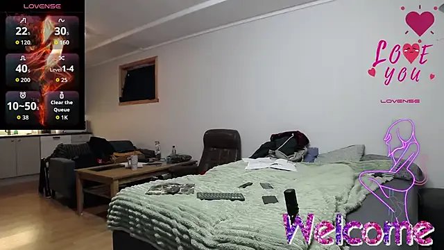 Freechat HoneySquirrel on StripChat