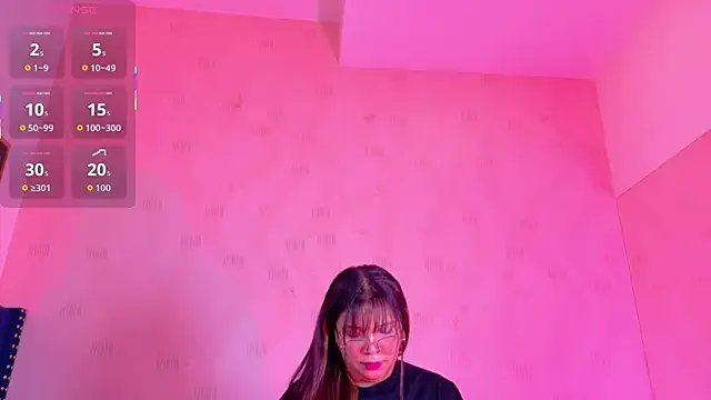 innocenthazel on StripChat